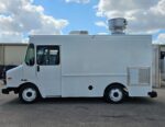 Food Truck with Brand New Kitchen Custom Build - Image 7
